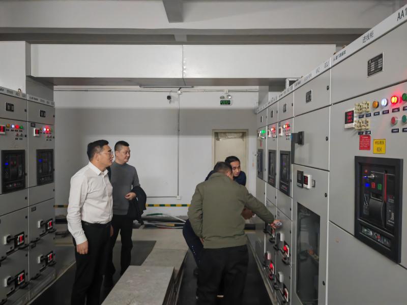 “保姆式”上门服务，助力华清电子项目高效落地